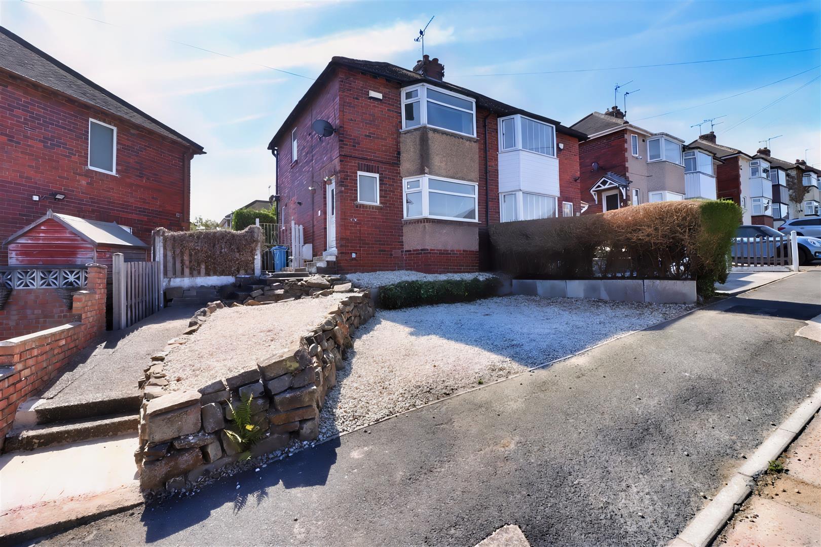 2 bed property in Stanage Rise, Sheffield